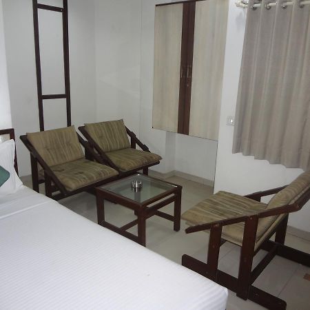 Hotel Airport Residency Ahmedabad Esterno foto