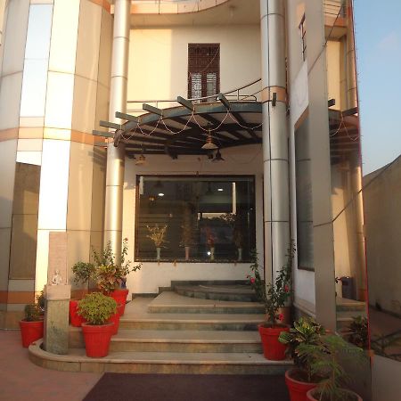 Hotel Airport Residency Ahmedabad Esterno foto