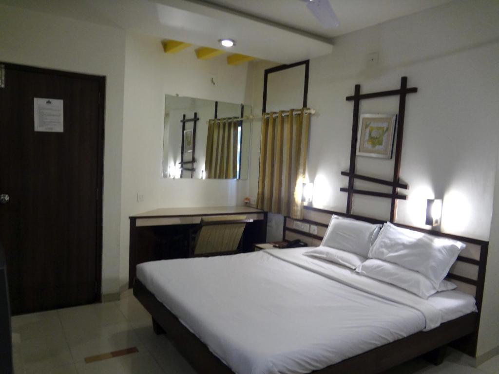 Hotel Airport Residency Ahmedabad Esterno foto