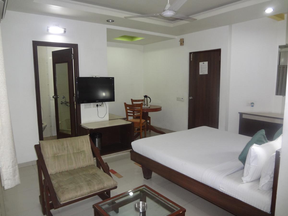 Hotel Airport Residency Ahmedabad Esterno foto