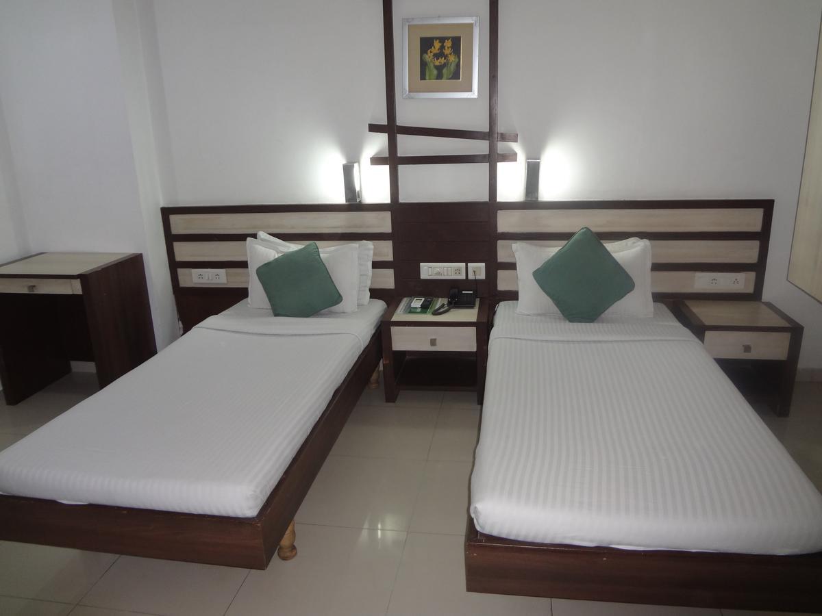 Hotel Airport Residency Ahmedabad Esterno foto