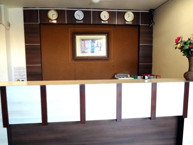Hotel Airport Residency Ahmedabad Esterno foto