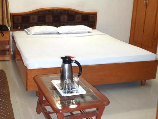 Hotel Airport Residency Ahmedabad Esterno foto
