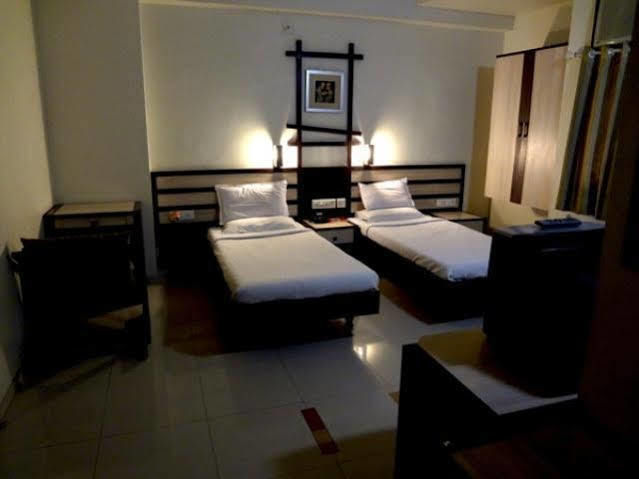 Hotel Airport Residency Ahmedabad Esterno foto