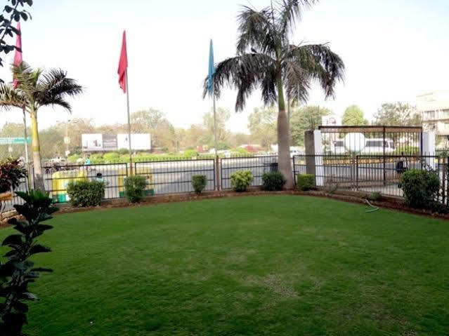 Hotel Airport Residency Ahmedabad Esterno foto